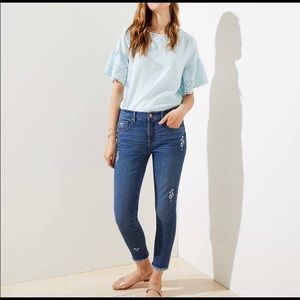 LOFT embroidery-skinny jeans. Size 27 4P Like New